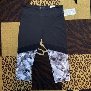 Balance Collection black workout Capri- size Lg